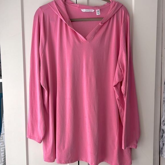 Isaac Mizrahi Tops - New! Isaac Mizrahi size 2X pink, long sleeve hooded V neck top